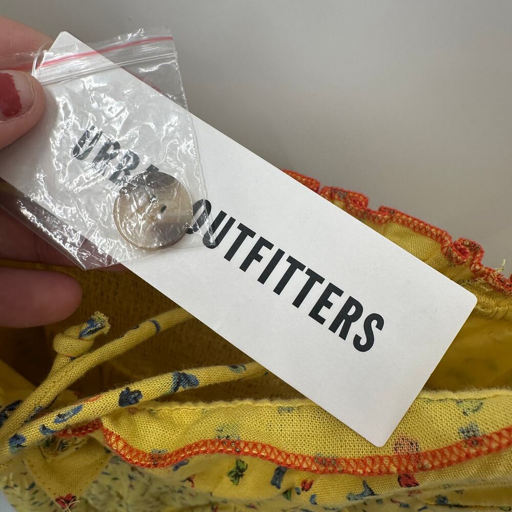 UO URBAN OUTFITTERS NWT Betti Print Yellow Linen Blend Romper // L - Picture 10 of 13